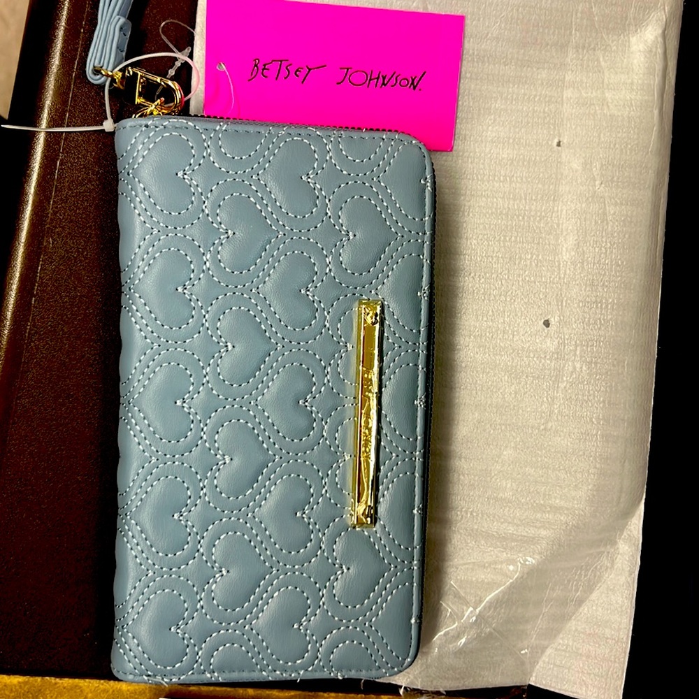 Betsey Johnson wristlet wallet